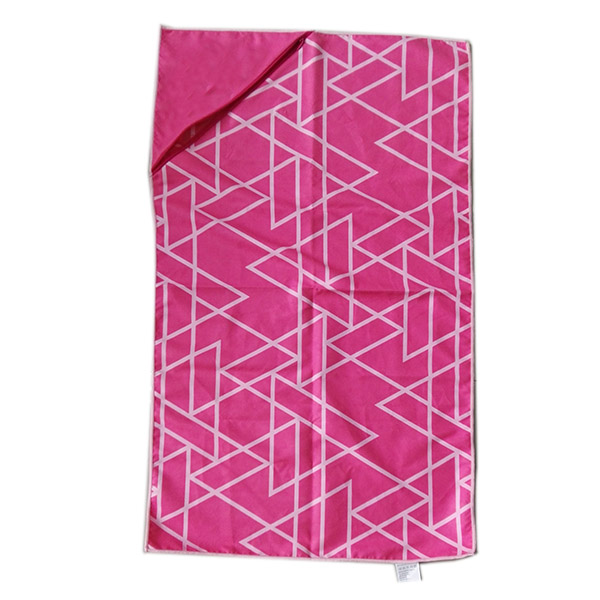 microfiber sports towel with zipper pocket